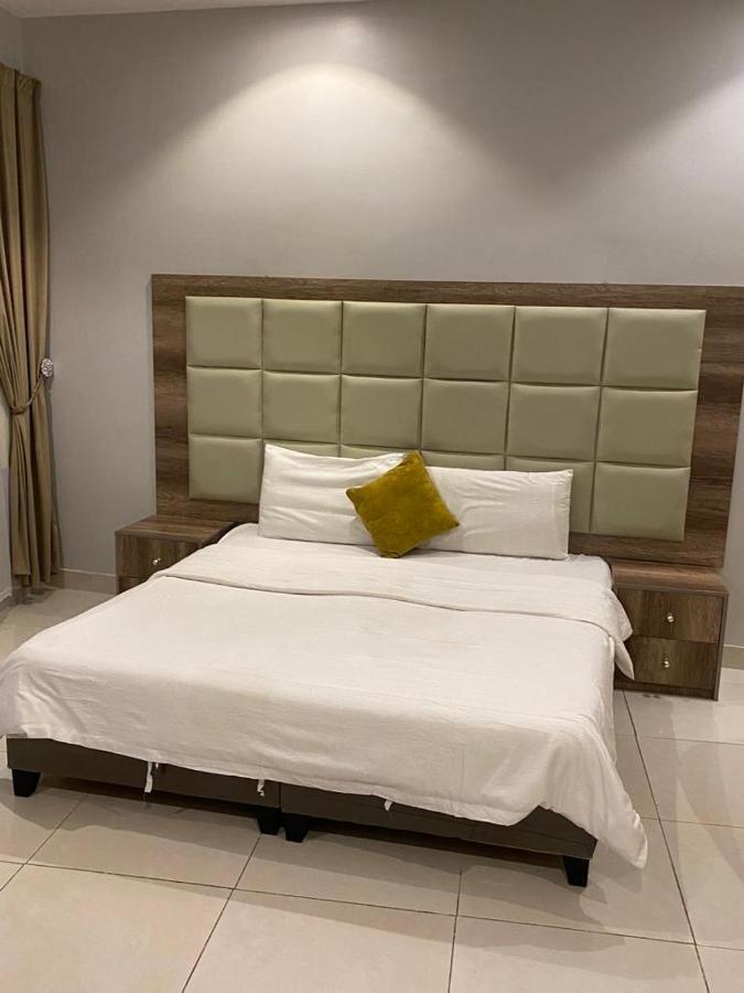 Diamond Suites For Furnished Apartments Медина Екстериор снимка